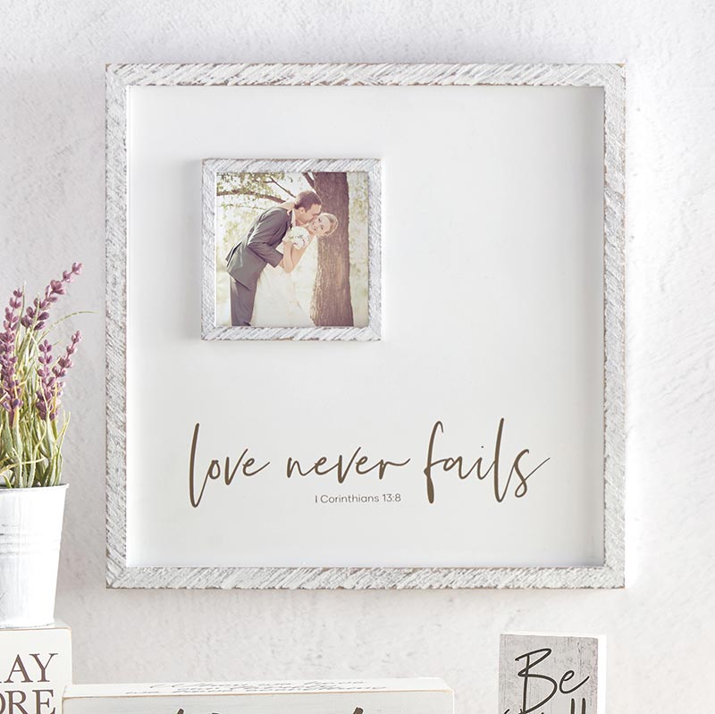 Photo Frame - Love Never Fails